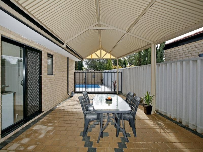 1 Duval Court, Marangaroo WA 6064