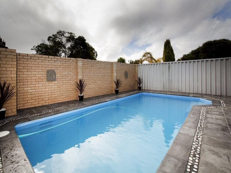 1 Duval Court, Marangaroo WA 6064