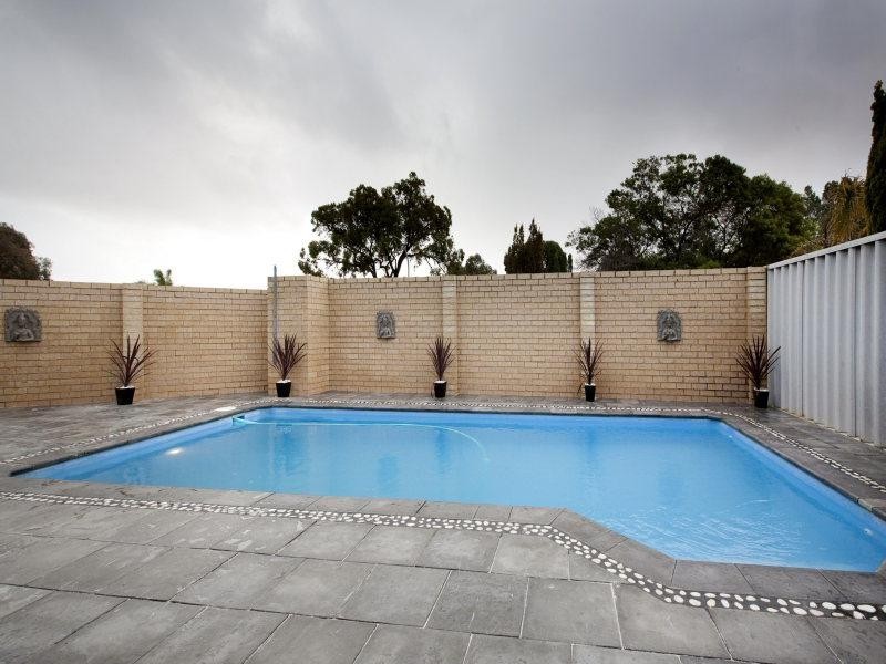 1 Duval Court, Marangaroo WA 6064