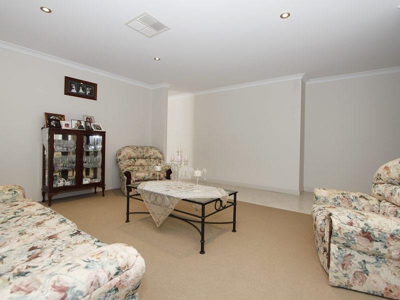 3 Wintergreene Drive, Beechboro WA 6063