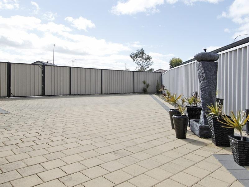 3 Wintergreene Drive, Beechboro WA 6063