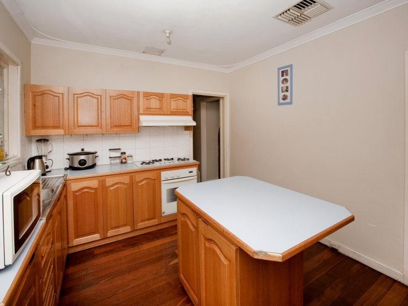 63 Wycombe Road, High Wycombe WA 6057