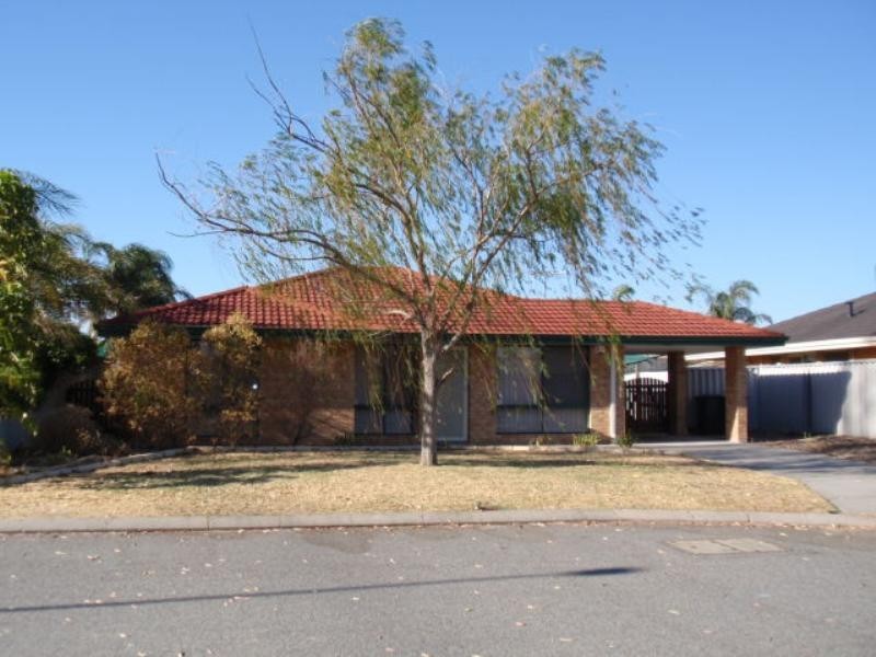 32 Borah Court, Caversham WA 6055