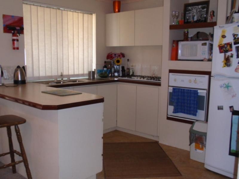 32 Borah Court, Caversham WA 6055