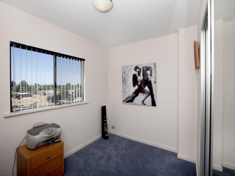 15/18 Tanunda Drive, Rivervale WA 6103