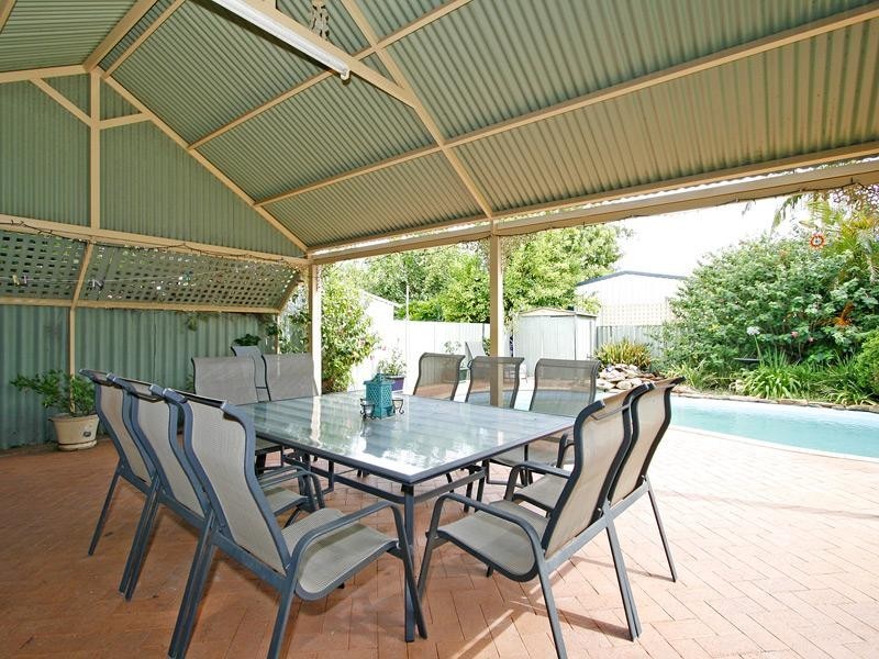 28 Chedworth Way, Eden Hill WA 6054