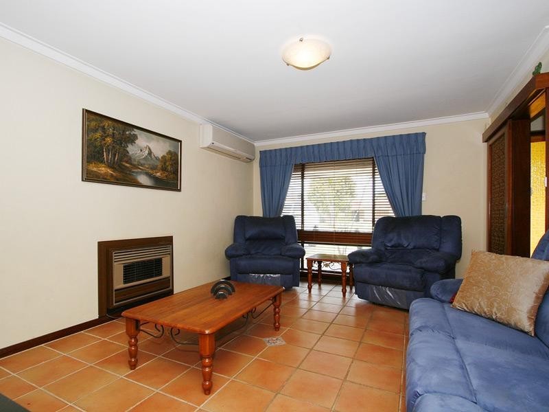 28 Chedworth Way, Eden Hill WA 6054
