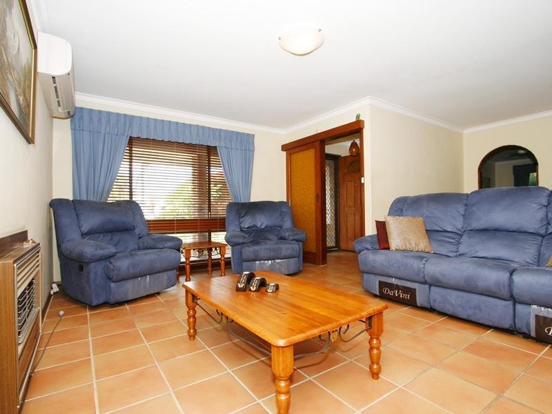 28 Chedworth Way, Eden Hill WA 6054