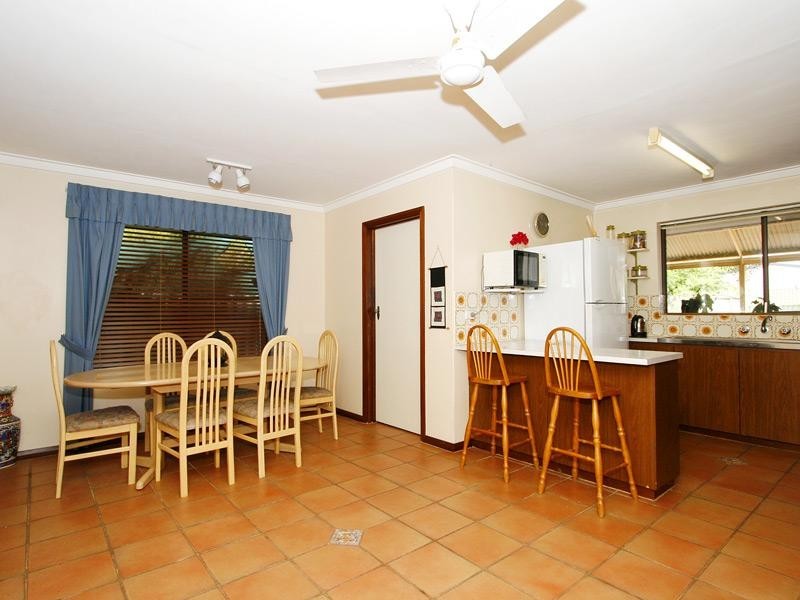 28 Chedworth Way, Eden Hill WA 6054