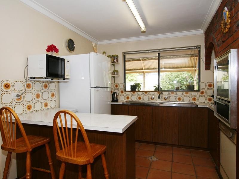 28 Chedworth Way, Eden Hill WA 6054