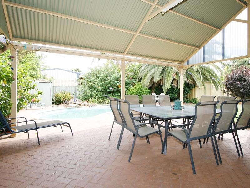 28 Chedworth Way, Eden Hill WA 6054