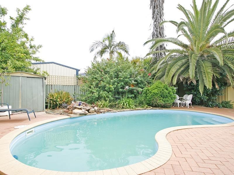 28 Chedworth Way, Eden Hill WA 6054