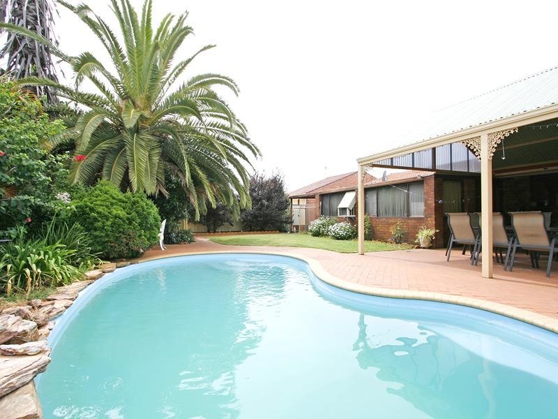 28 Chedworth Way, Eden Hill WA 6054