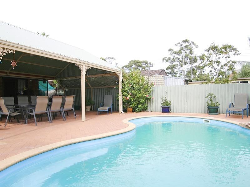 28 Chedworth Way, Eden Hill WA 6054
