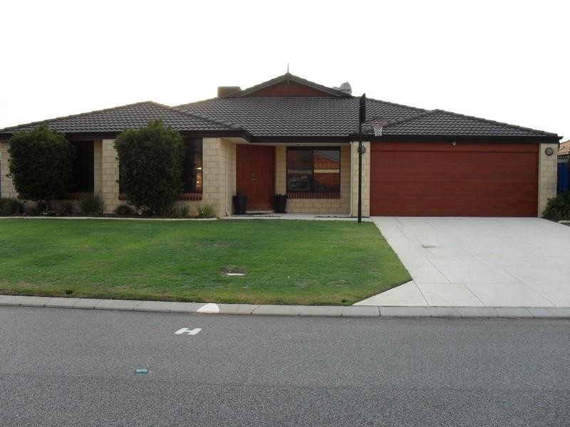 5 Domatia Boulevard, Beechboro WA 6063