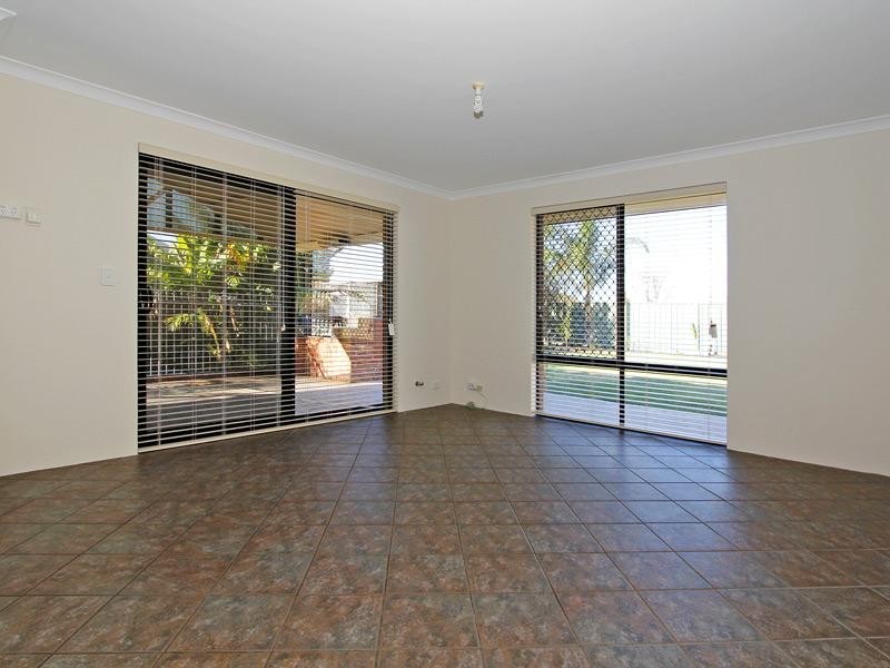 19 Alsace Avenue, Caversham WA 6055