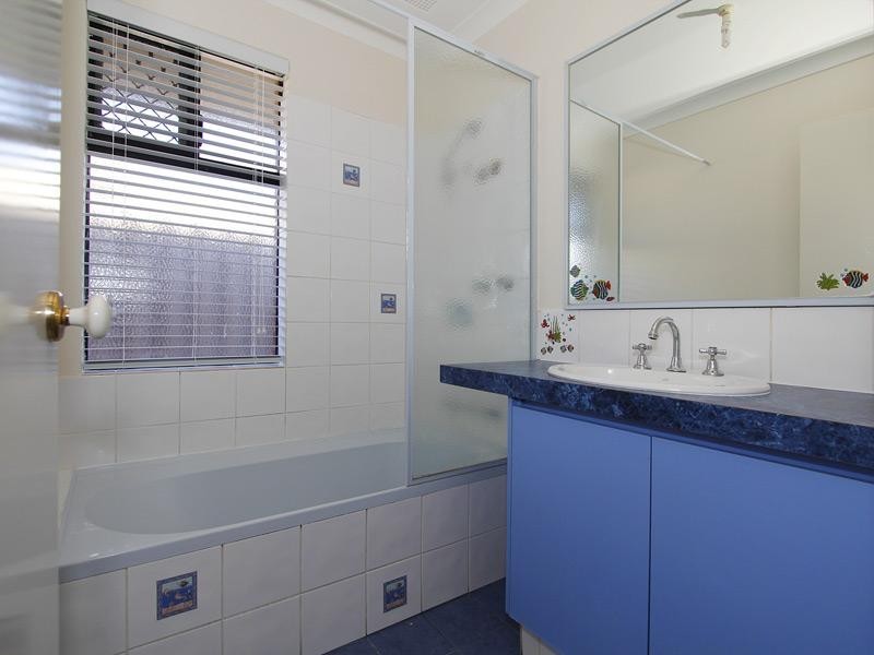 19 Alsace Avenue, Caversham WA 6055