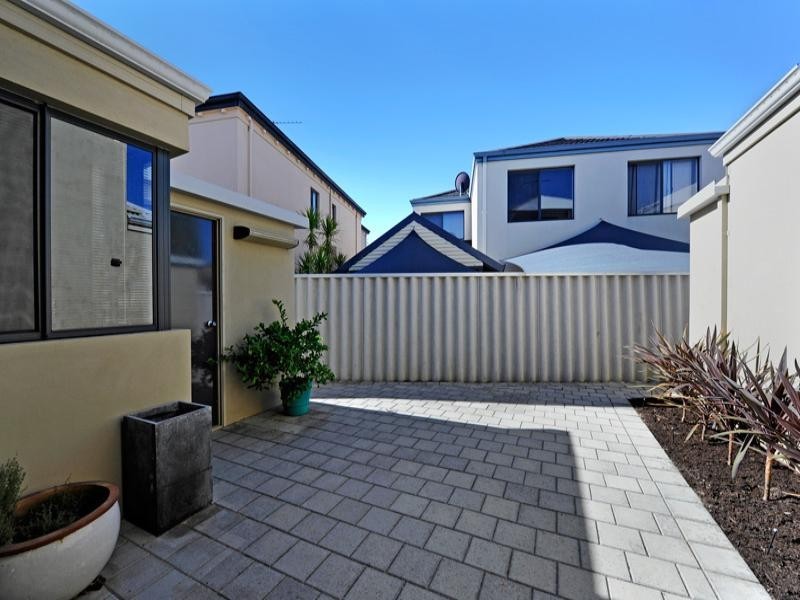 2/110 Caledonian Avenue, Maylands WA 6051