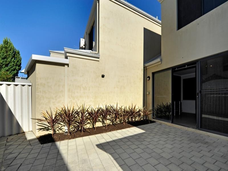 2/110 Caledonian Avenue, Maylands WA 6051