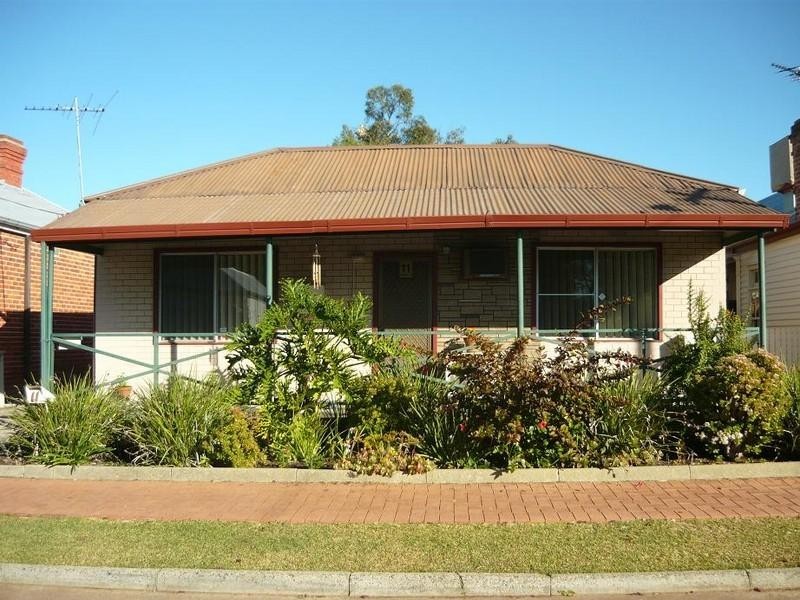 11 Hubert Street, Guildford WA 6055