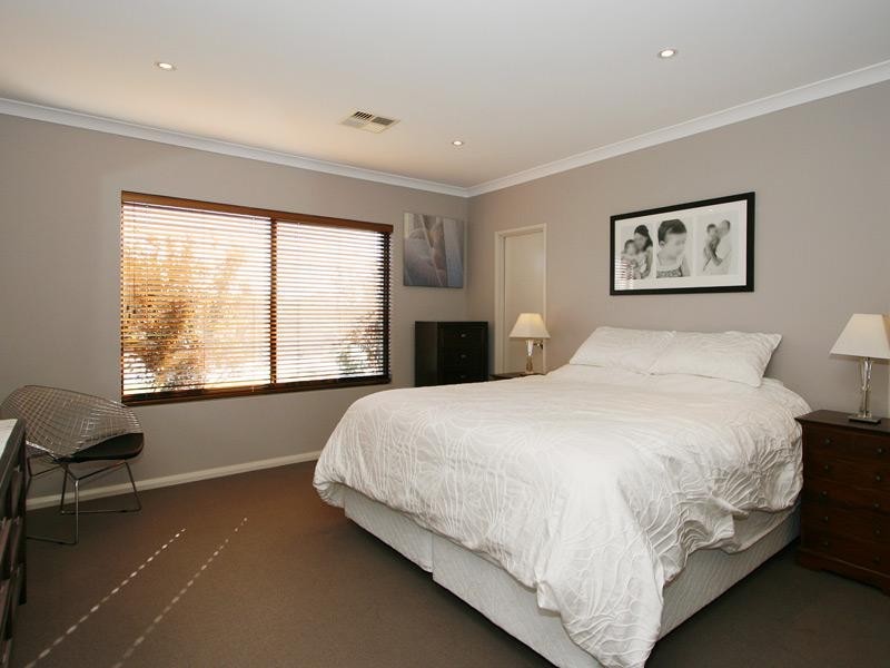 10 Hillsdale Rise, Darch WA 6065