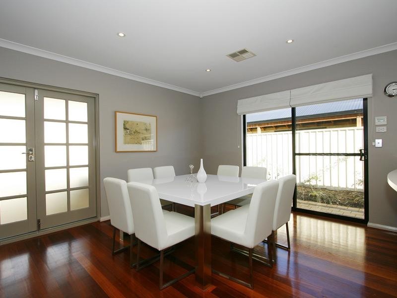 10 Hillsdale Rise, Darch WA 6065