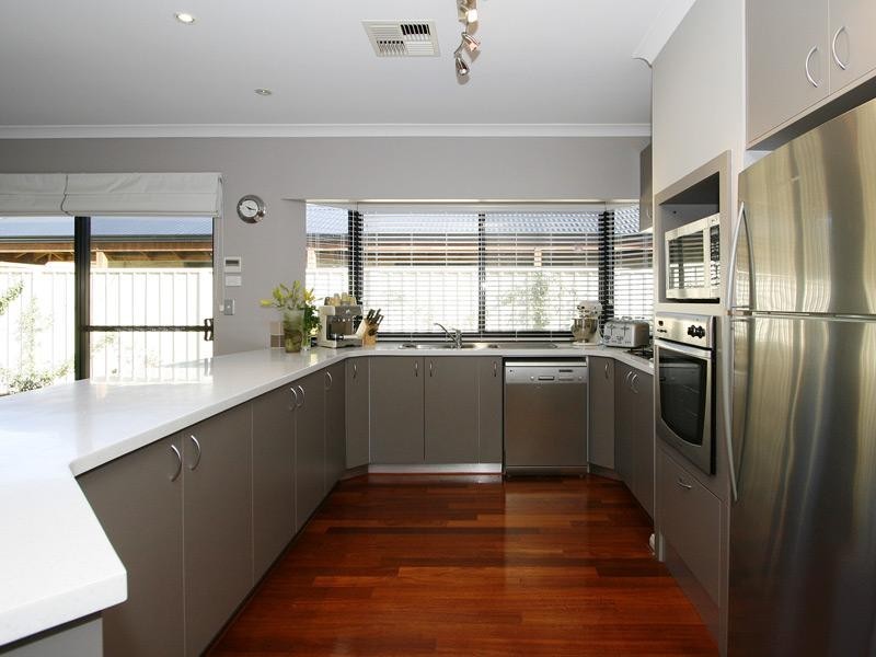 10 Hillsdale Rise, Darch WA 6065