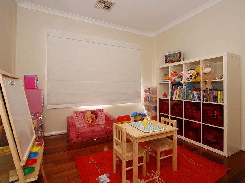 10 Hillsdale Rise, Darch WA 6065