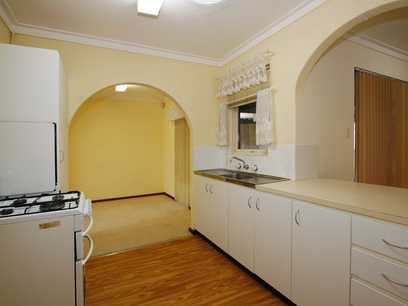 2 Babington Crescent, Bayswater WA 6053