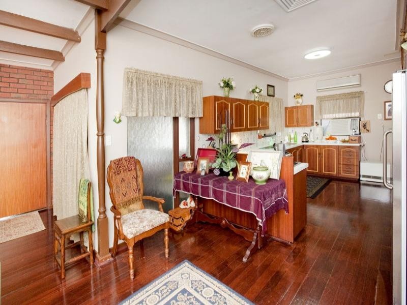 10 Widgee Road, Dianella WA 6059