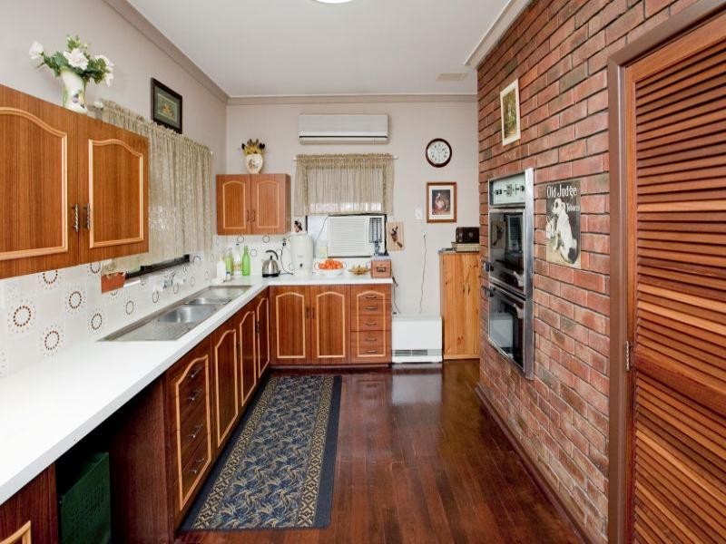 10 Widgee Road, Dianella WA 6059