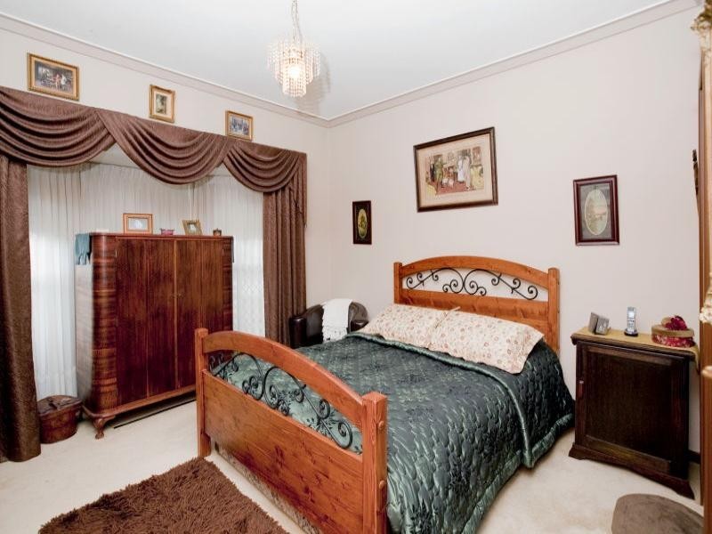 10 Widgee Road, Dianella WA 6059