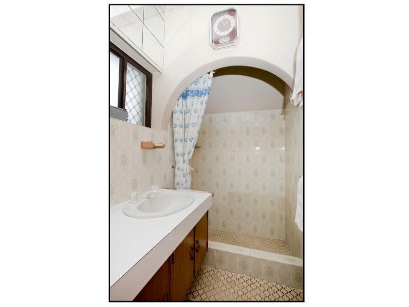 10 Widgee Road, Dianella WA 6059