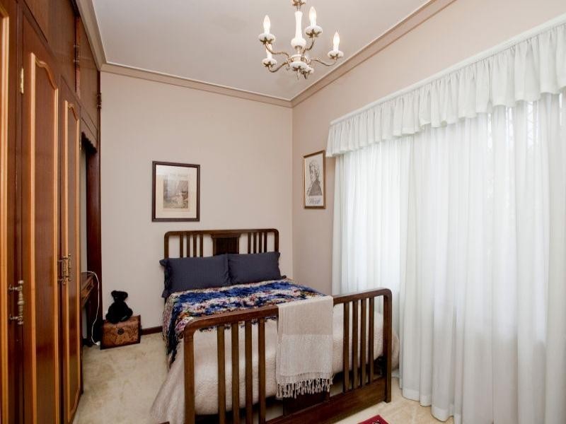 10 Widgee Road, Dianella WA 6059