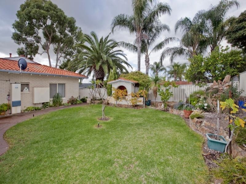 10 Widgee Road, Dianella WA 6059