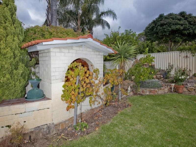 10 Widgee Road, Dianella WA 6059