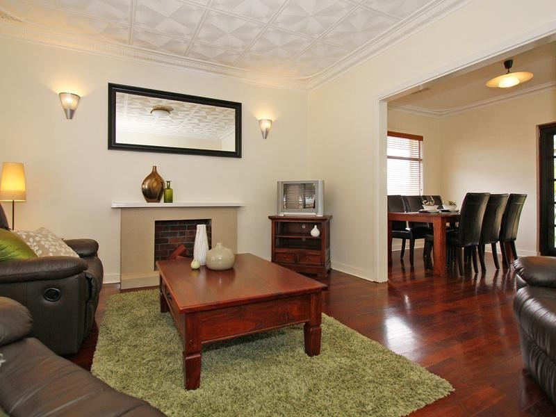 61 Third Avenue, Bassendean WA 6054