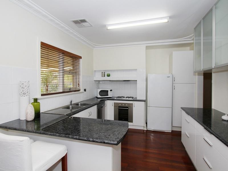 61 Third Avenue, Bassendean WA 6054