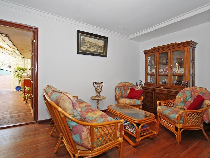 6 Sanderson Street, Embleton WA 6062