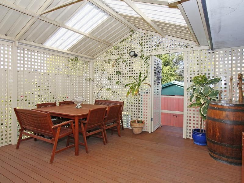 6 Sanderson Street, Embleton WA 6062