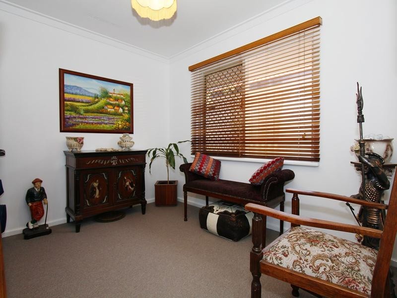 6 Sanderson Street, Embleton WA 6062