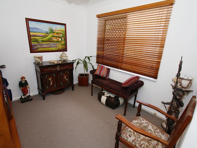 6 Sanderson Street, Embleton WA 6062