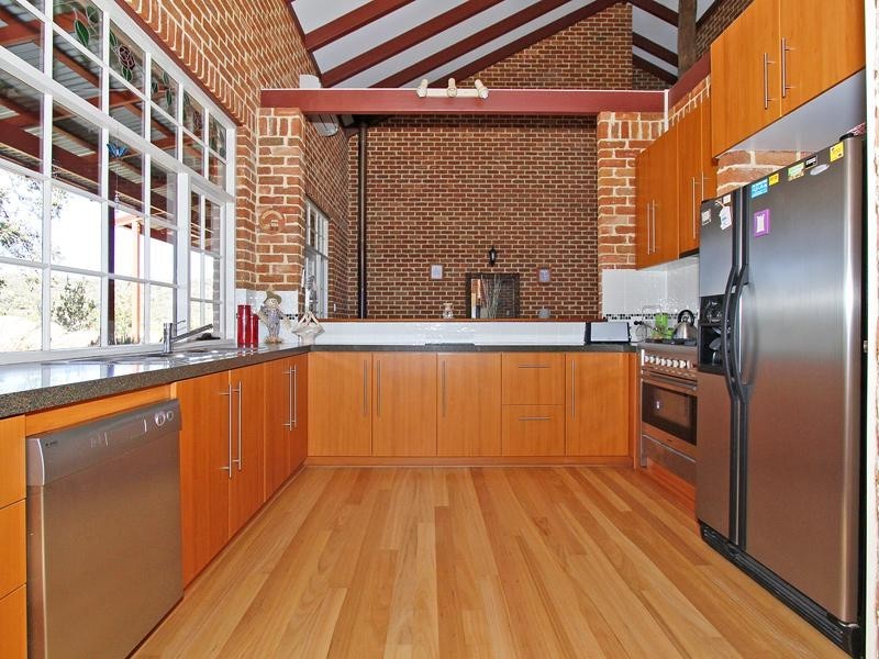 4 Hillway, Swan View WA 6056