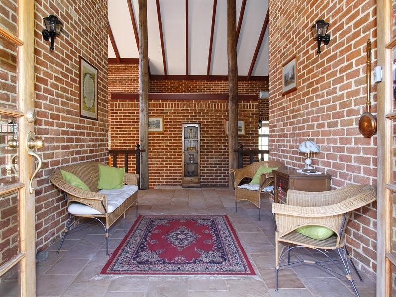 4 Hillway, Swan View WA 6056