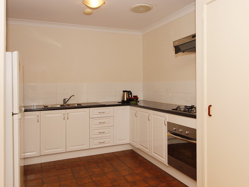 2/6 Brosnan Street, Dianella WA 6059