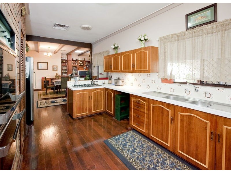 10 Widgee Road, Dianella WA 6059