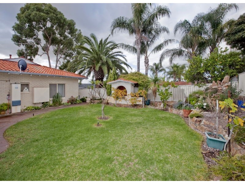 10 Widgee Road, Dianella WA 6059