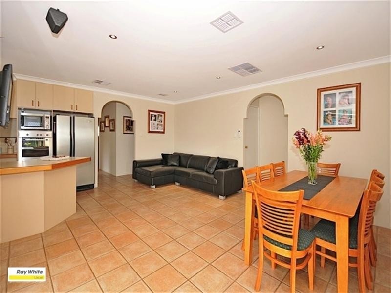 9 Danja Rise, Hocking WA 6065