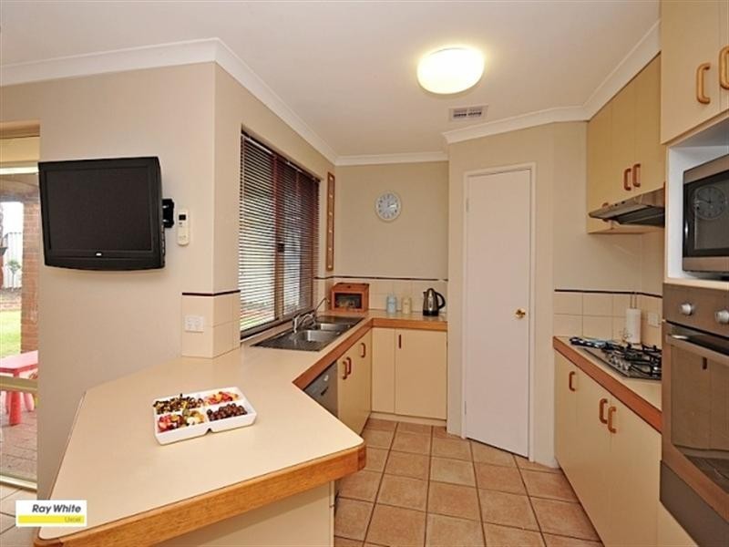 9 Danja Rise, Hocking WA 6065