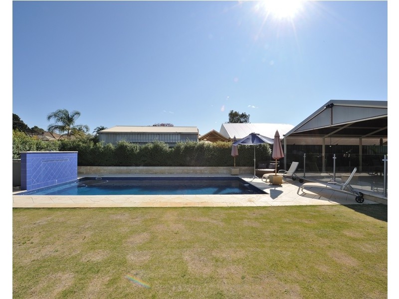 39 Chesterton Road, Bassendean WA 6054